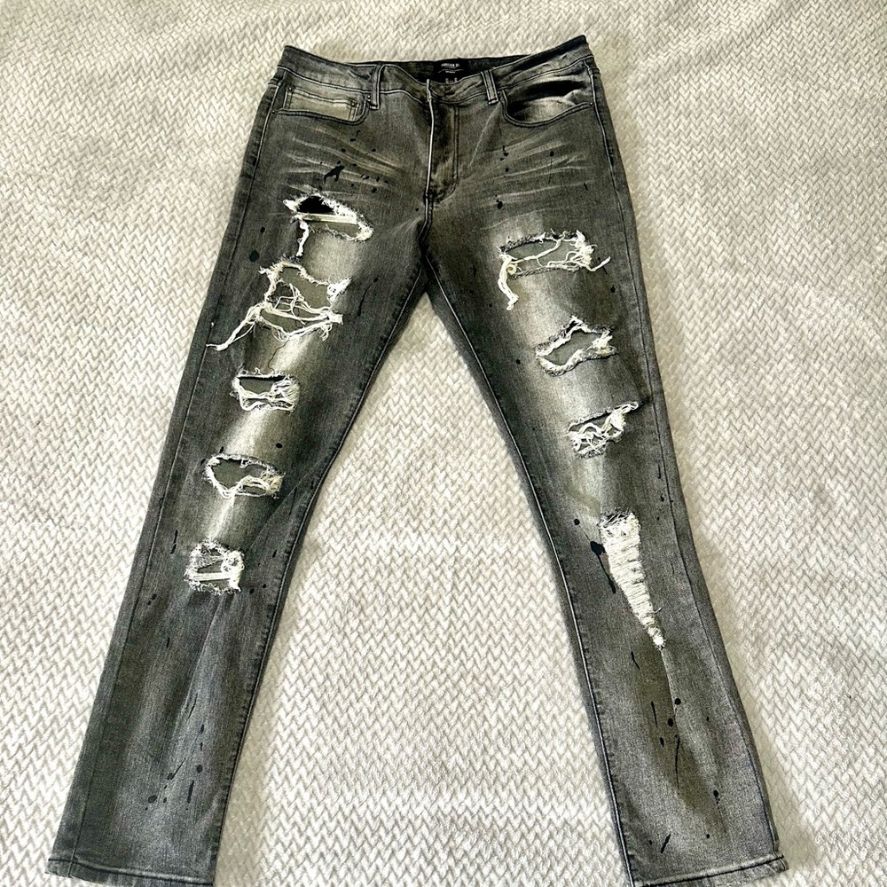 Forever 21 Men’s Black Paint Splatter Ripped Jeans – Size 34x31, Slim Fit